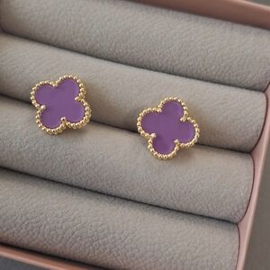 Purple Clovers stud earrings